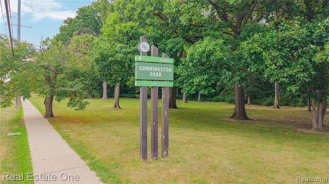 2405 Torquay Avenue 207, Royal Oak, MI 48073
