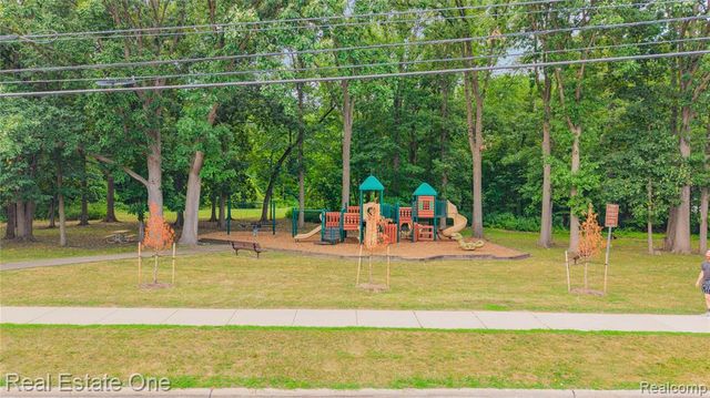 2405 Torquay Avenue 207, Royal Oak, MI 48073