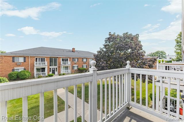 2405 Torquay Avenue 207, Royal Oak, MI 48073