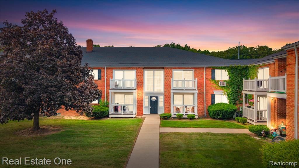 2405 Torquay Avenue 207, Royal Oak, MI 48073