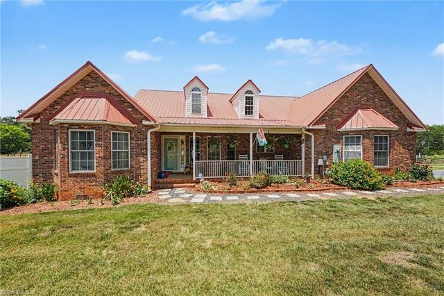 321 Lake Park Road, Asheboro, NC 27205