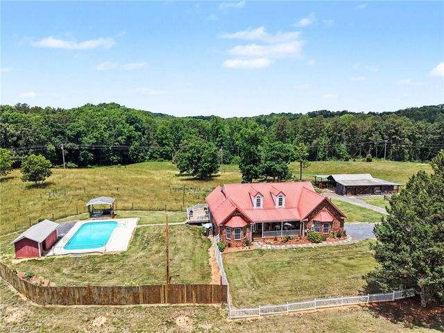 321 Lake Park Road, Asheboro, NC 27205