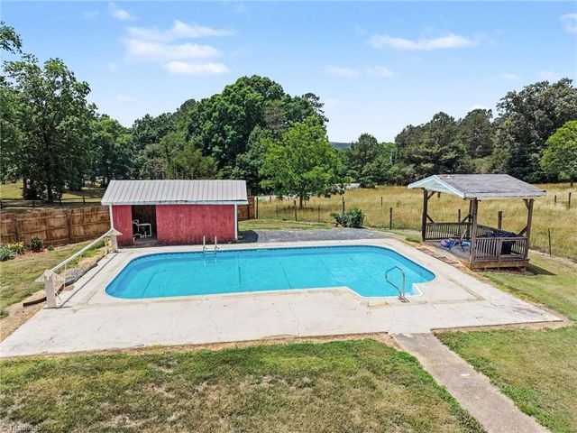 321 Lake Park Road, Asheboro, NC 27205
