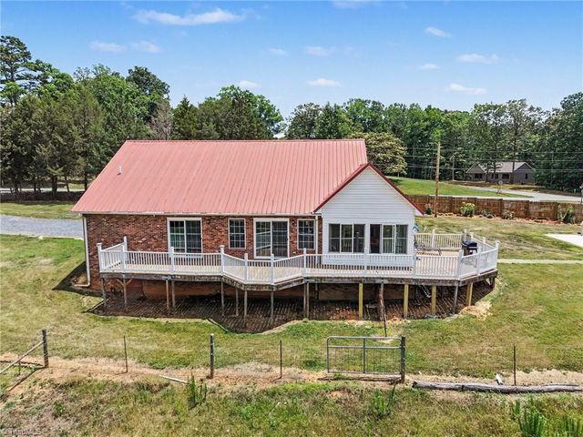 321 Lake Park Road, Asheboro, NC 27205
