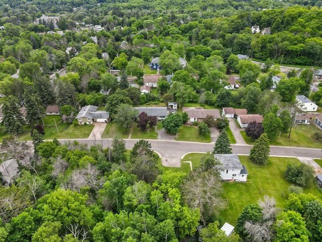 2330 Silcox Avenue, Duluth, MN 55803