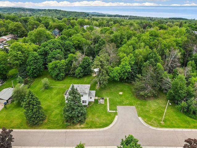 2330 Silcox Avenue, Duluth, MN 55803