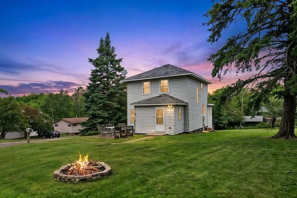 2330 Silcox Avenue, Duluth, MN 55803