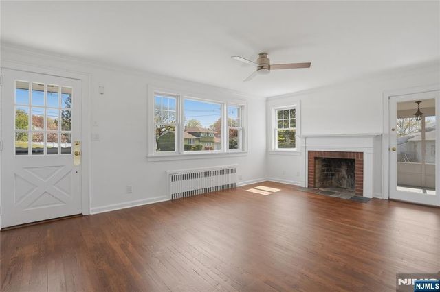 38 E Ridgewood Avenue, Paramus, NJ 07652