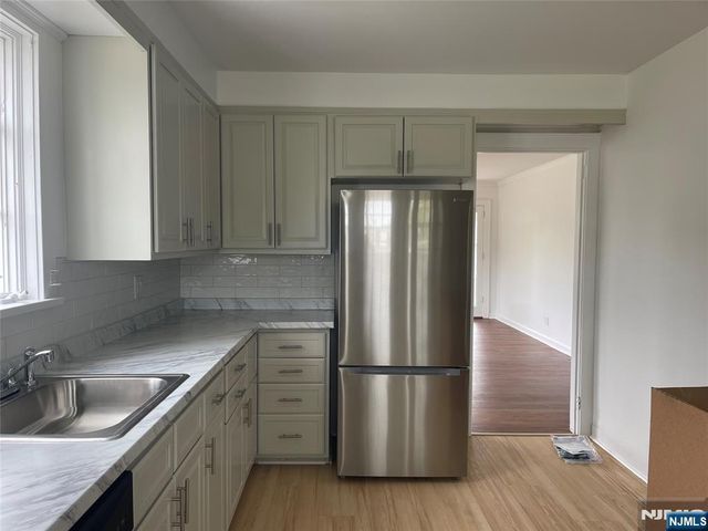 38 E Ridgewood Avenue, Paramus, NJ 07652