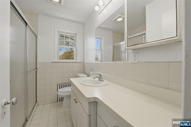 38 E Ridgewood Avenue, Paramus, NJ 07652