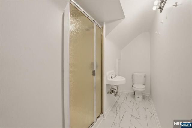 38 E Ridgewood Avenue, Paramus, NJ 07652