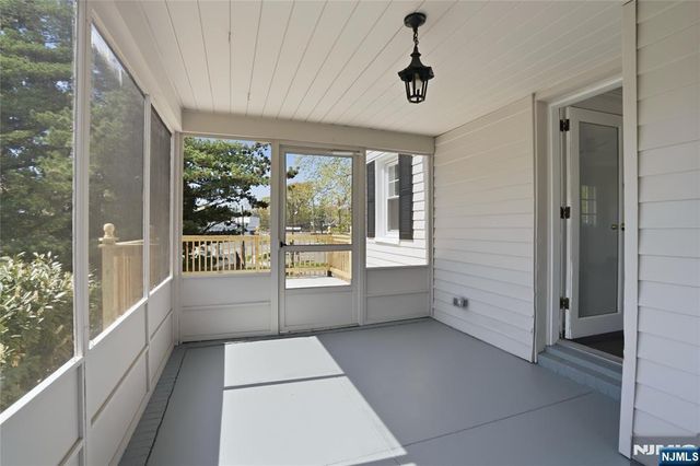 38 E Ridgewood Avenue, Paramus, NJ 07652