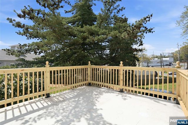 38 E Ridgewood Avenue, Paramus, NJ 07652