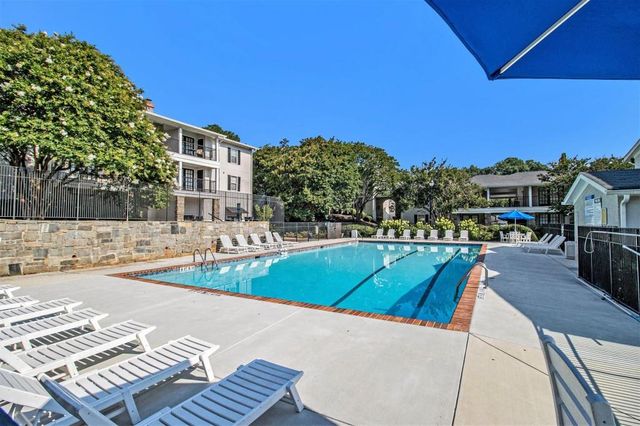 1150 Collier NW Road 13D, Atlanta, GA 30318