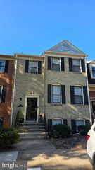 4868 CARRIAGEPARK RD, Fairfax, VA 22032
