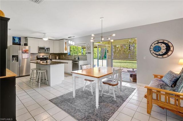 1012 SW 51st TER, Cape Coral, FL 33914