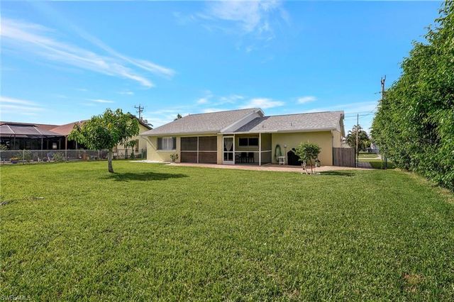 1012 SW 51st TER, Cape Coral, FL 33914