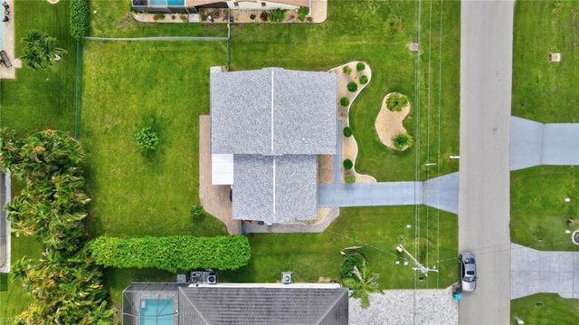 1012 SW 51st TER, Cape Coral, FL 33914