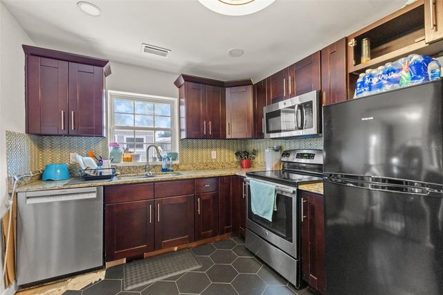 1747 26TH AVENUE N, St Petersburg, FL 33713