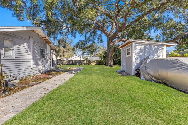 1747 26TH AVENUE N, St Petersburg, FL 33713