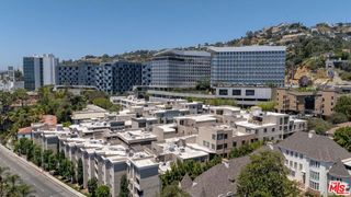 8455 Fountain Avenue 301, West Hollywood, CA 90069