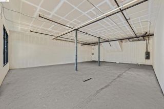 986 W Grand Ave, Oakland, CA 94607