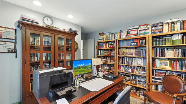 550 Greystone Lane A2, Wheeling, IL 60090