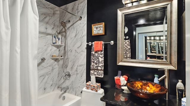 550 Greystone Lane A2, Wheeling, IL 60090