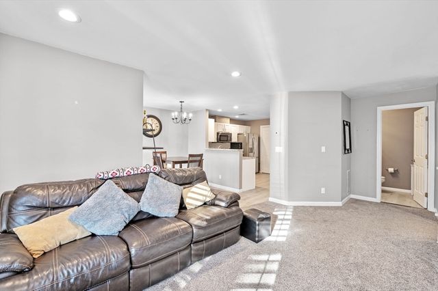 709 Gazebo Cir 709, Reading, MA 01867