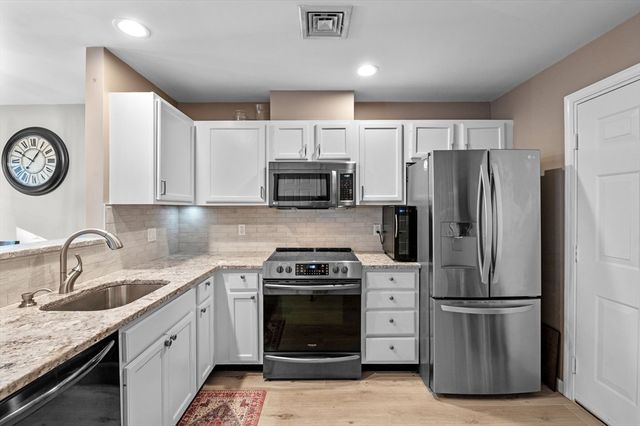 709 Gazebo Cir 709, Reading, MA 01867