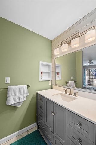 709 Gazebo Cir 709, Reading, MA 01867