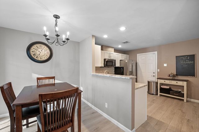 709 Gazebo Cir 709, Reading, MA 01867