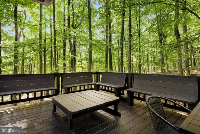 18 BOBCAT COURT, Berkeley Springs, WV 25411