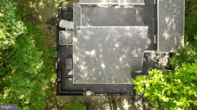 18 BOBCAT COURT, Berkeley Springs, WV 25411
