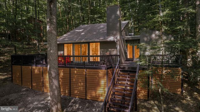 18 BOBCAT COURT, Berkeley Springs, WV 25411