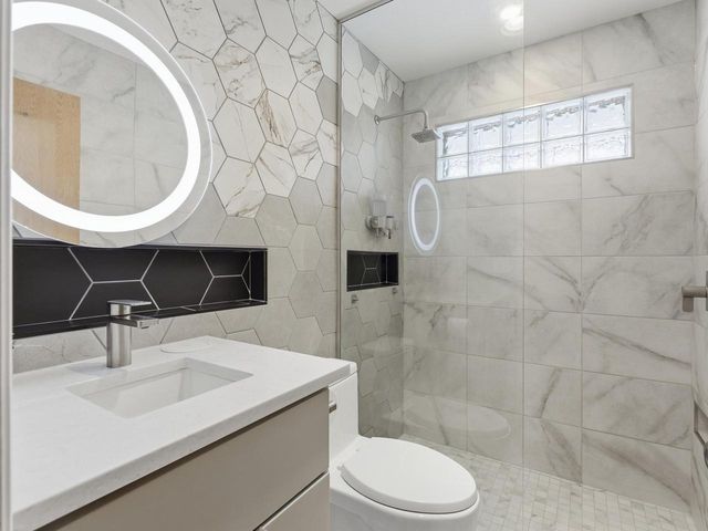 11141 W Mallory AVENUE, Hales Corners, WI 53130