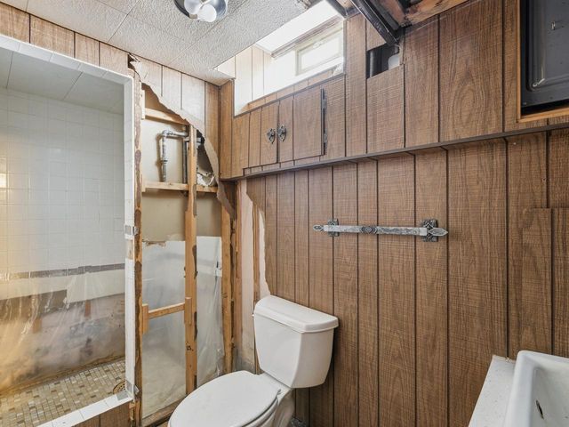 11141 W Mallory AVENUE, Hales Corners, WI 53130