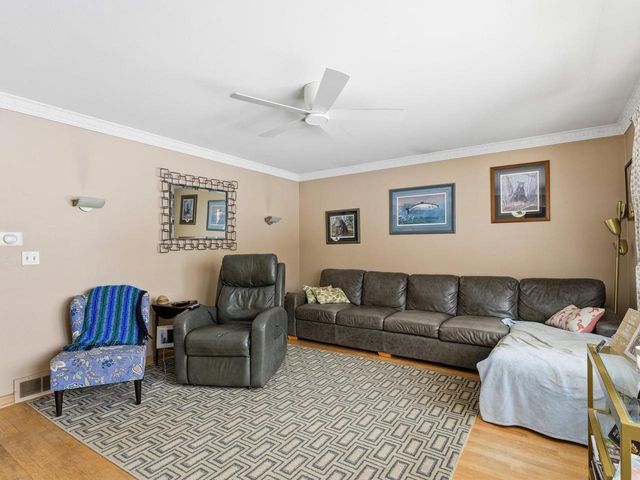 11141 W Mallory AVENUE, Hales Corners, WI 53130