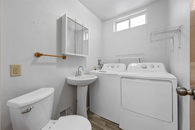 608 W 13th Street, Vinton, IA 52349