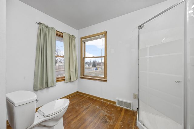 608 W 13th Street, Vinton, IA 52349