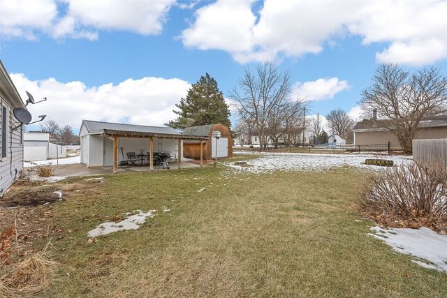 608 W 13th Street, Vinton, IA 52349