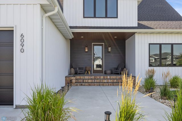 6090 Wildflower Drive S, Fargo, ND 58104