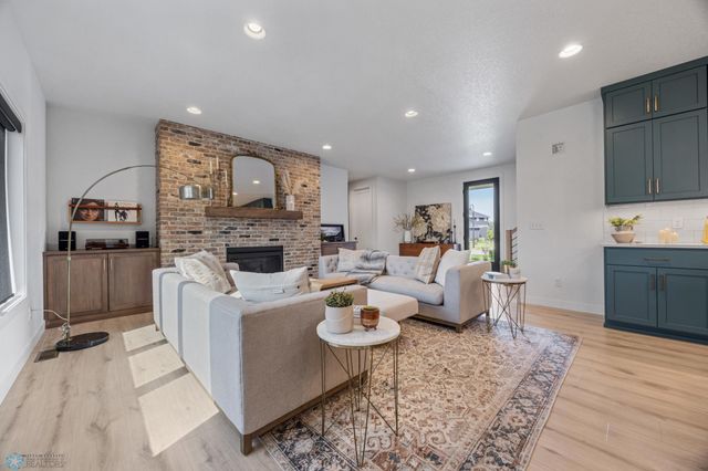 6090 Wildflower Drive S, Fargo, ND 58104