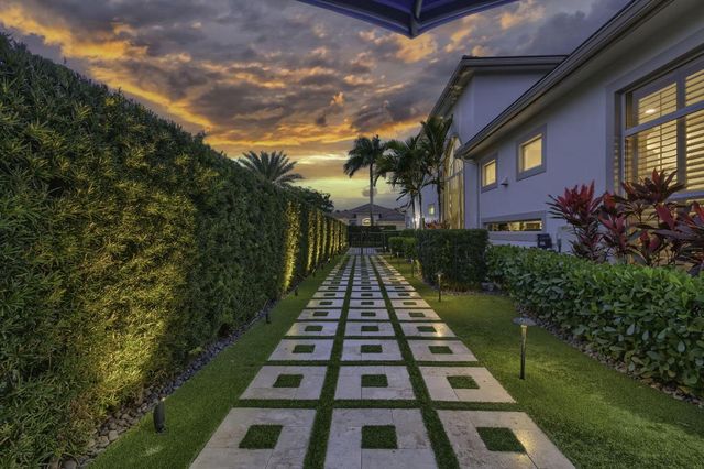 734 Cote Azur Drive, Palm Beach Gardens, FL 33410