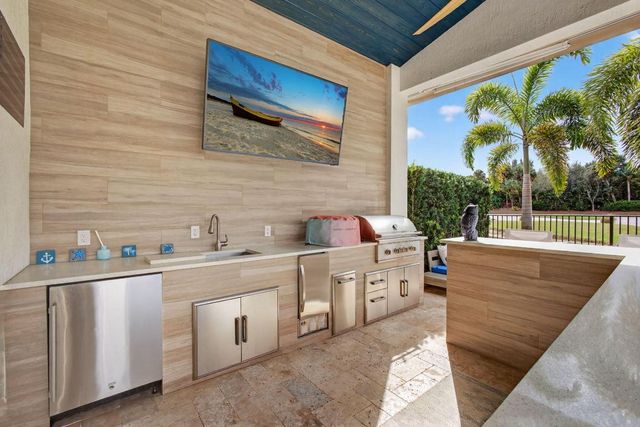 734 Cote Azur Drive, Palm Beach Gardens, FL 33410