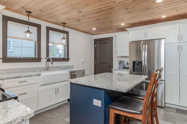 135 Main Street, Meredith, NH 03253