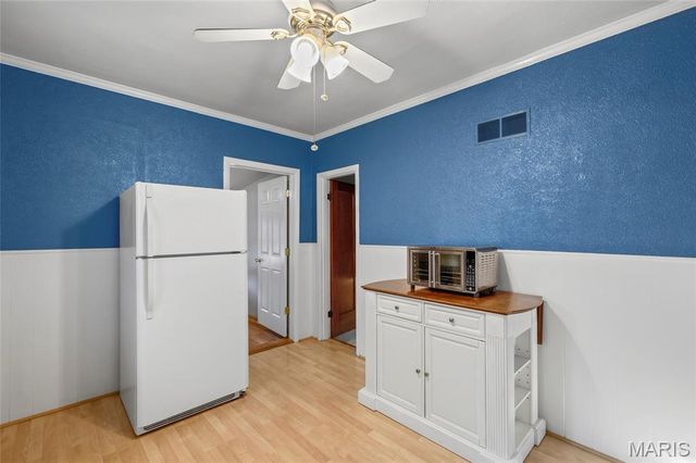 7062 Sutherland Avenue, St Louis, MO 63109