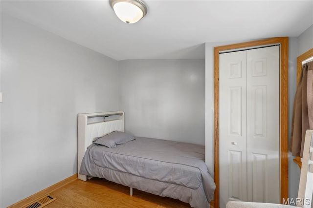 7062 Sutherland Avenue, St Louis, MO 63109