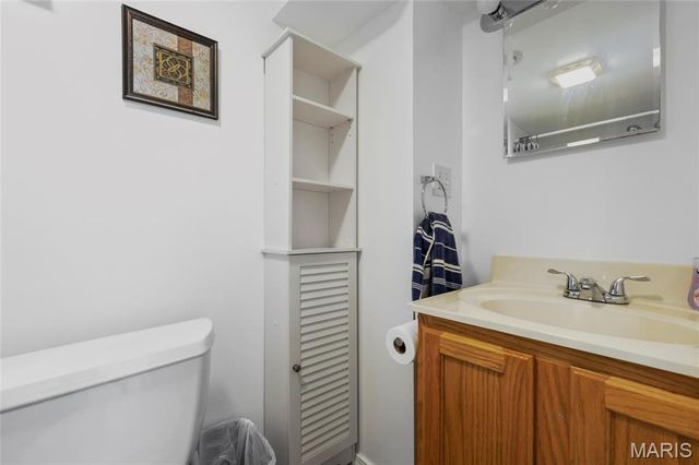 7062 Sutherland Avenue, St Louis, MO 63109