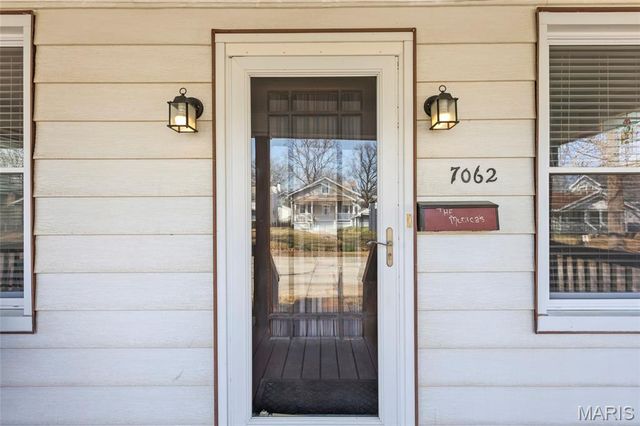 7062 Sutherland Avenue, St Louis, MO 63109